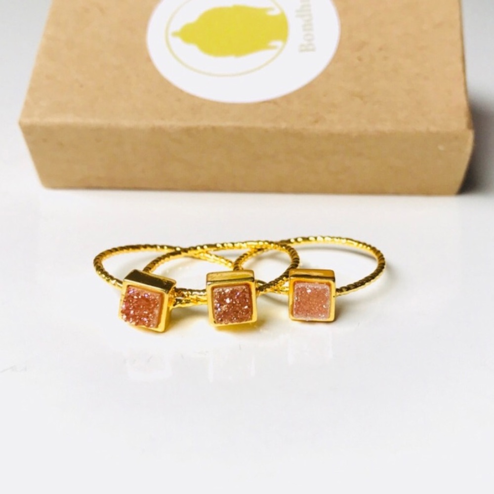 💫Delicate Peach and Gold Druzy Ring💫